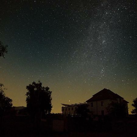 Отель Jeleni Farma Jecmeniste Vrbovec Экстерьер фото